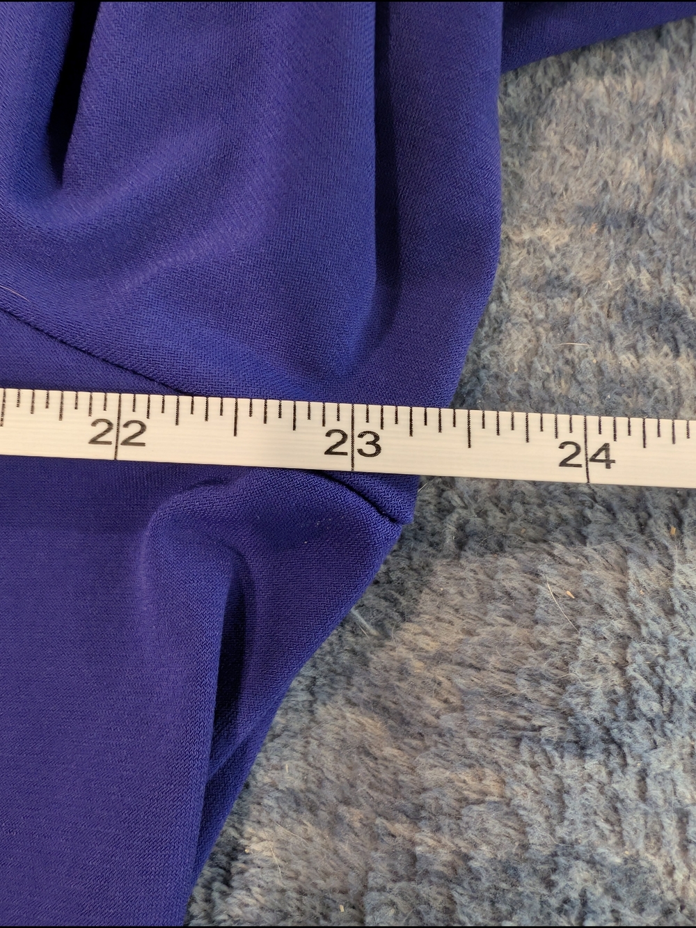 Susan Graver Large Royal Blue Keyhole Neck Top - Picture 8 of 9